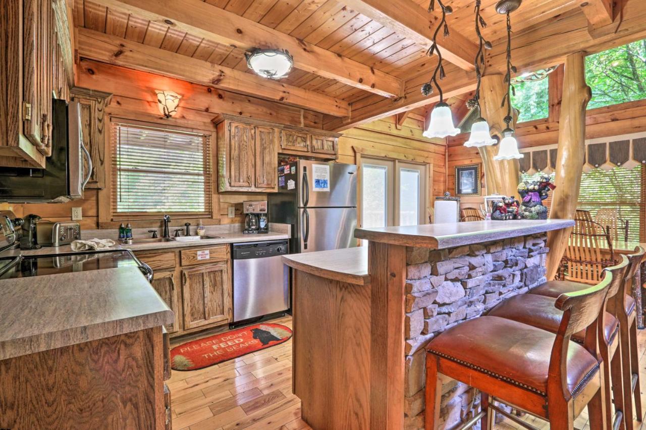 Pigeon Forge Getaway With Covered Patio And Hot Tub! Екстер'єр фото