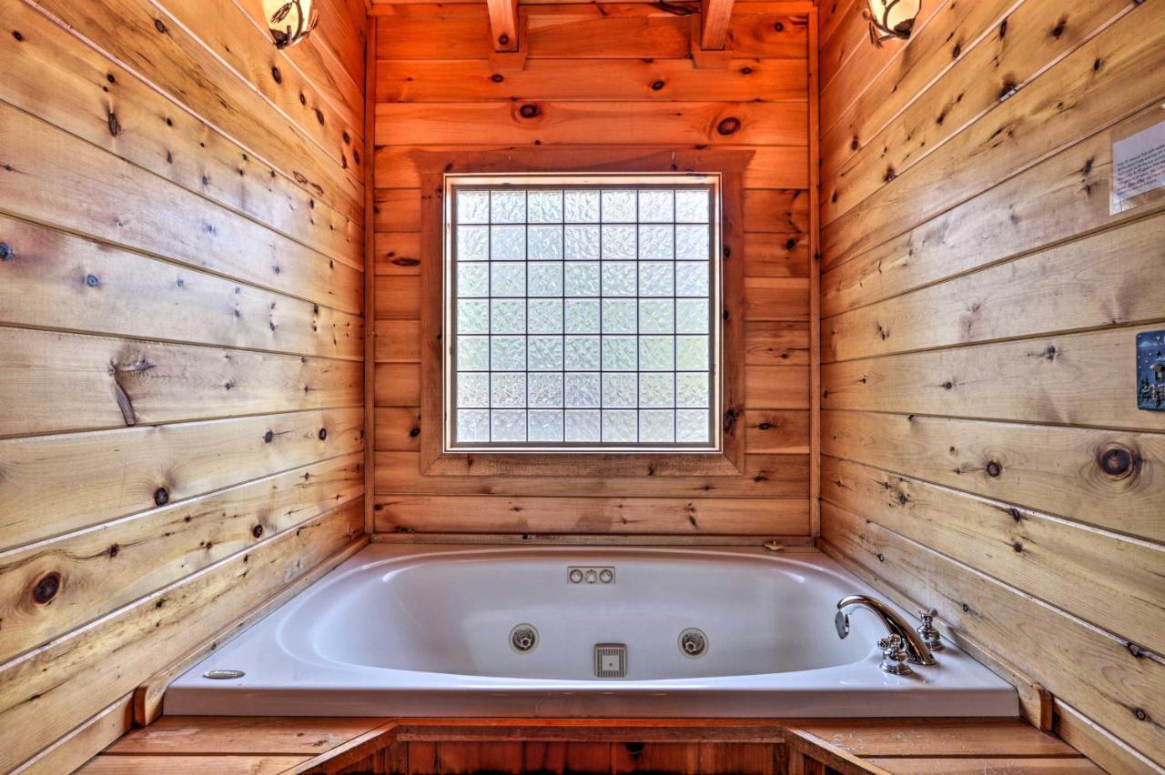 Pigeon Forge Getaway With Covered Patio And Hot Tub! Екстер'єр фото