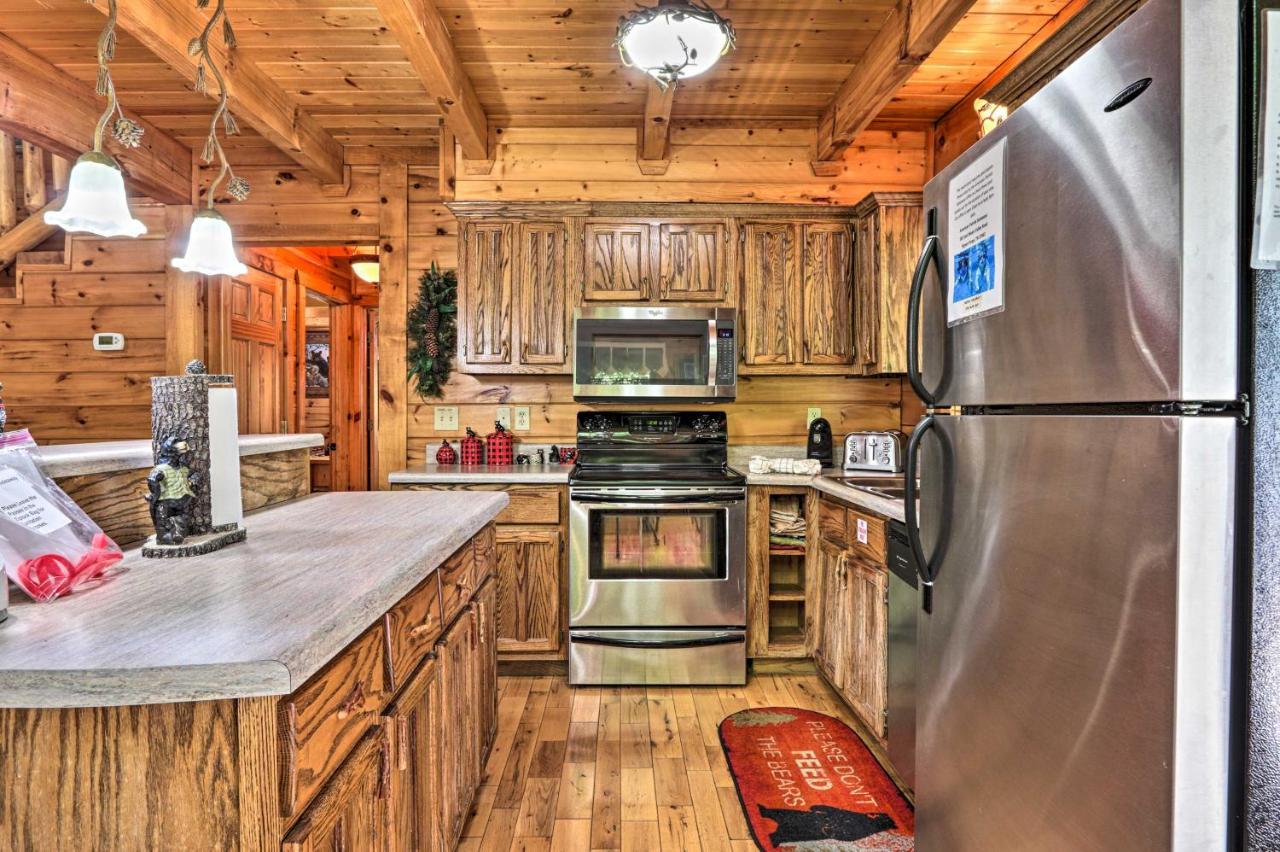 Pigeon Forge Getaway With Covered Patio And Hot Tub! Екстер'єр фото